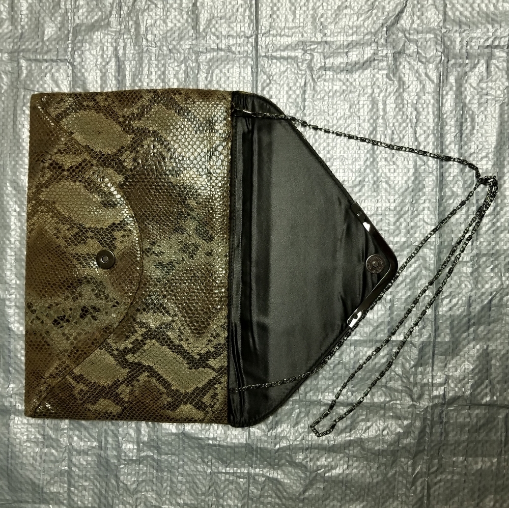 🍁🌺Attitude(Jay Manuel) camo clutch bag with detachable chain - Picture 6 of 7